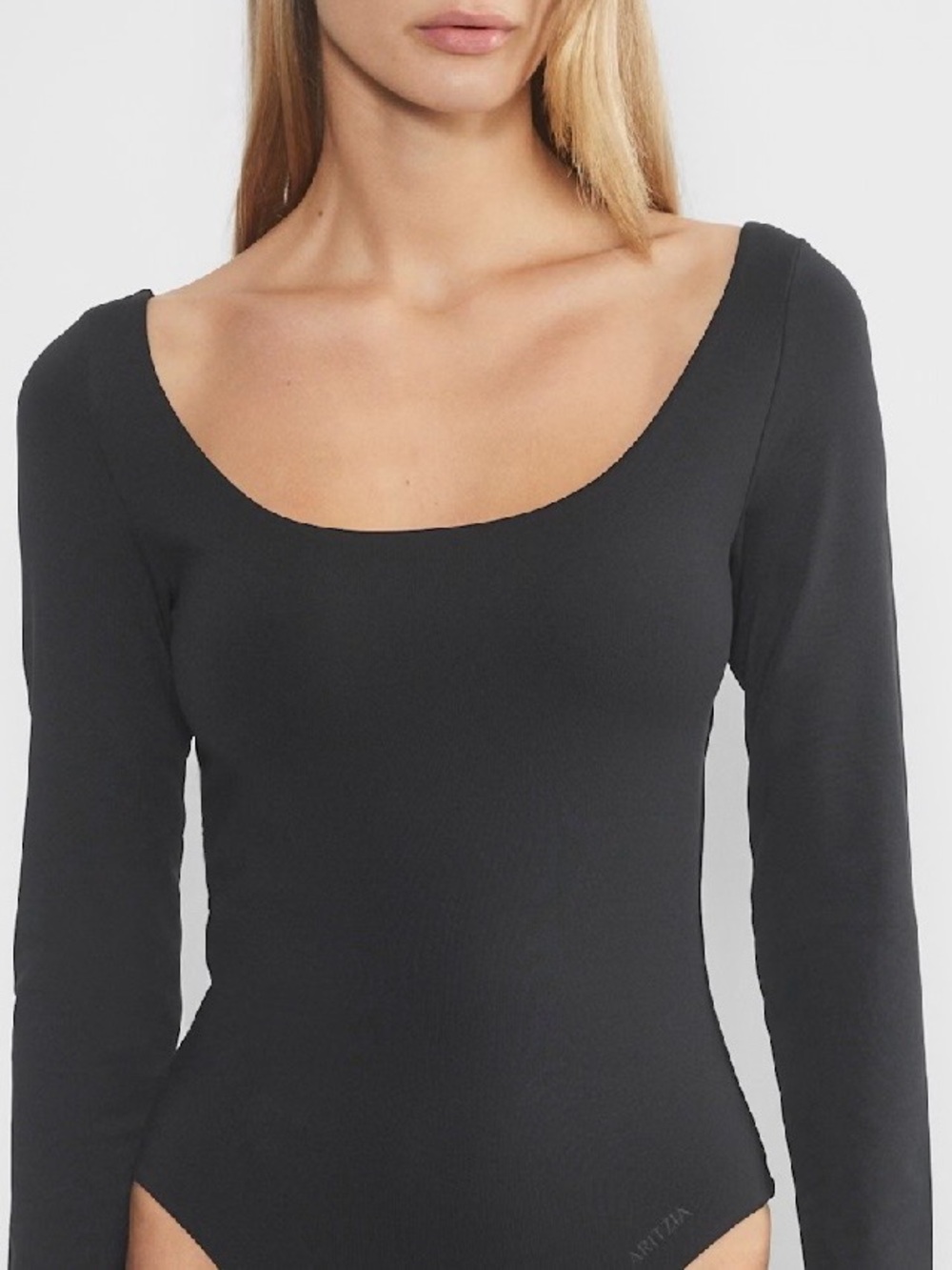 Aritzia Contour Bosco Long Sleeve Bodysuit in Black